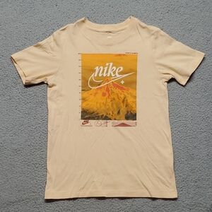 Nike Sportswear  "Heat Signature Trail Tee" Youth T-shirt Size M